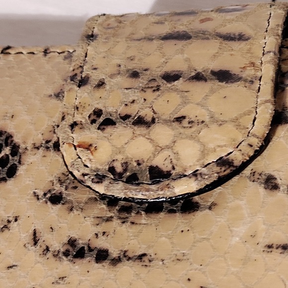 The Find Wallet Python Pattern Leather Wallet Snap Closure - Picture 2 of 16